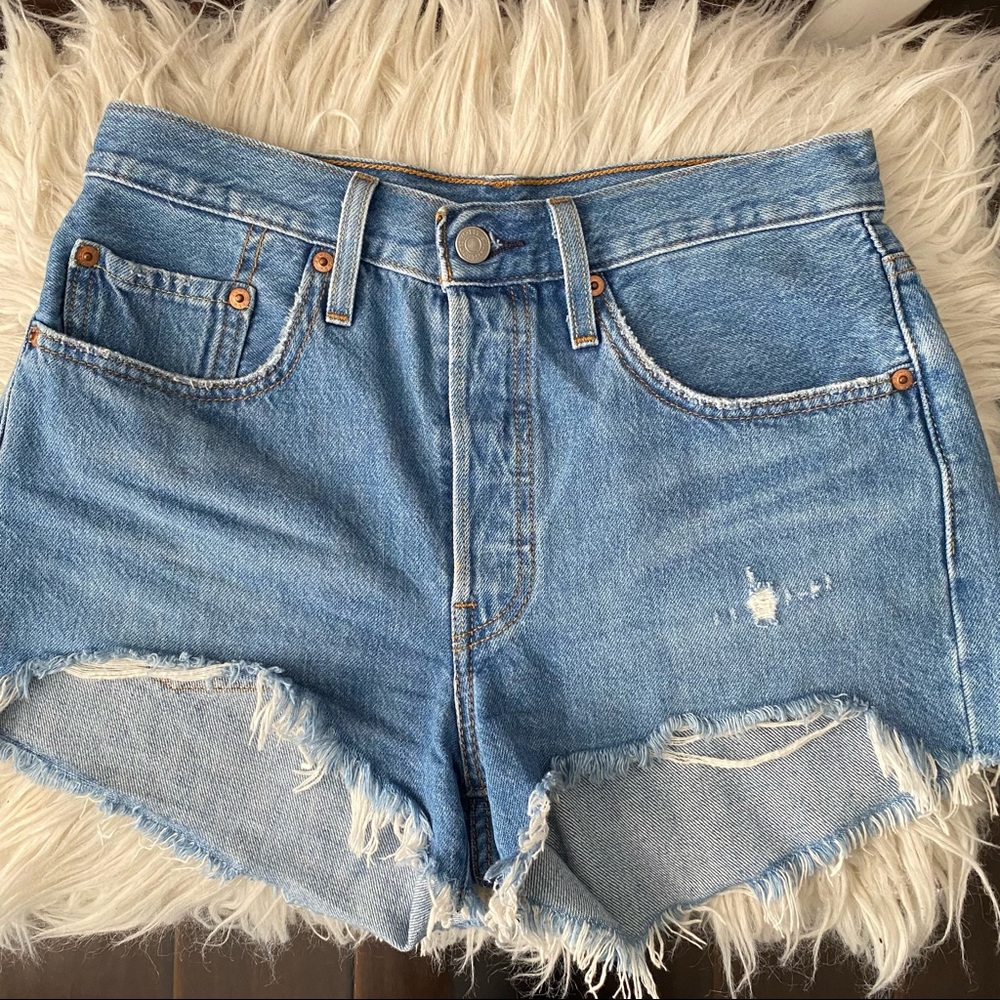 Levi’s 501 high waisted cut off denim shorts